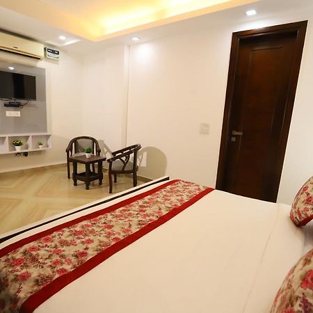 Hotel Nature View Green Park Metro Couple Friendly New Delhi Exteriör bild